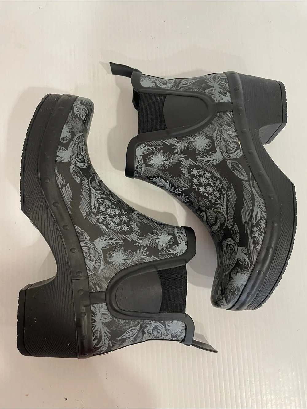 Dansko Rosa Rain Boots Size EU 38 US 7.5 Rubber Gray Floral Black